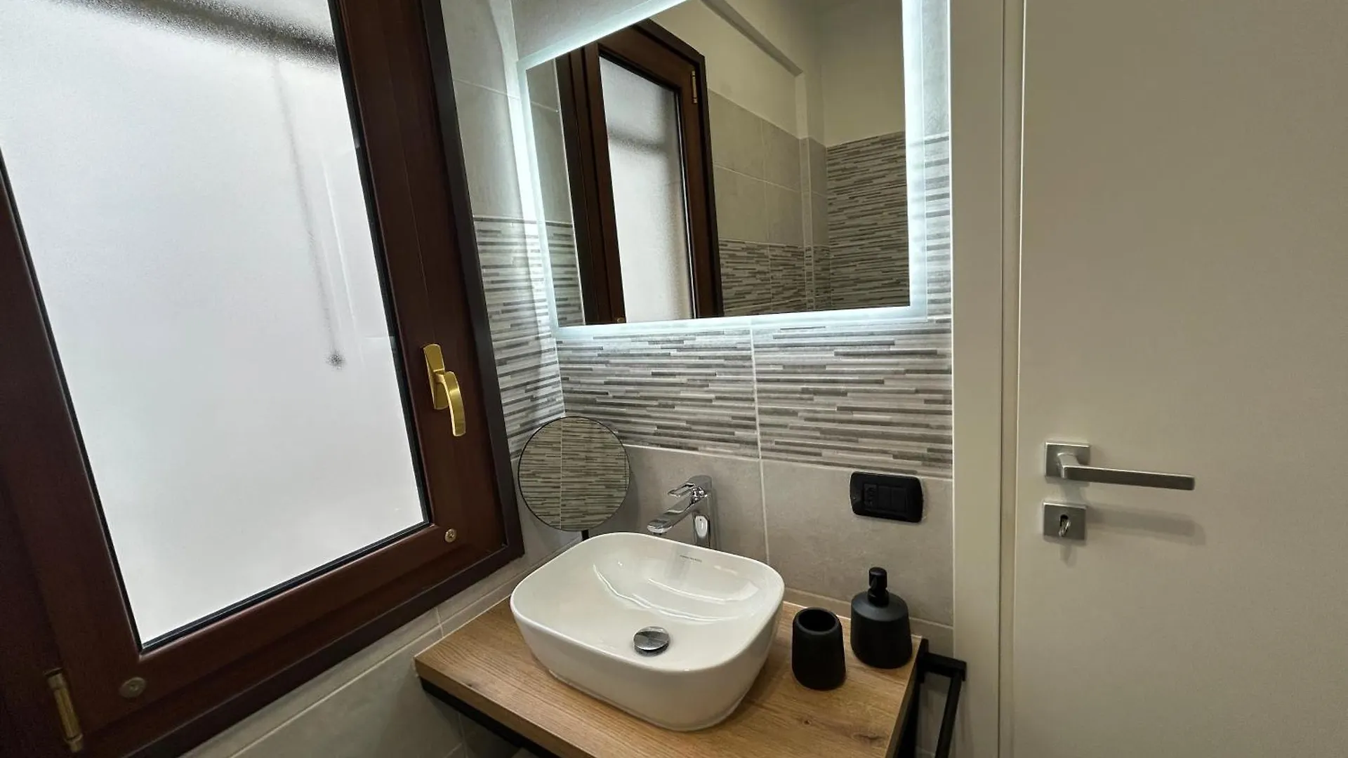 Domus Electa Villa Rome 0*,  Italy