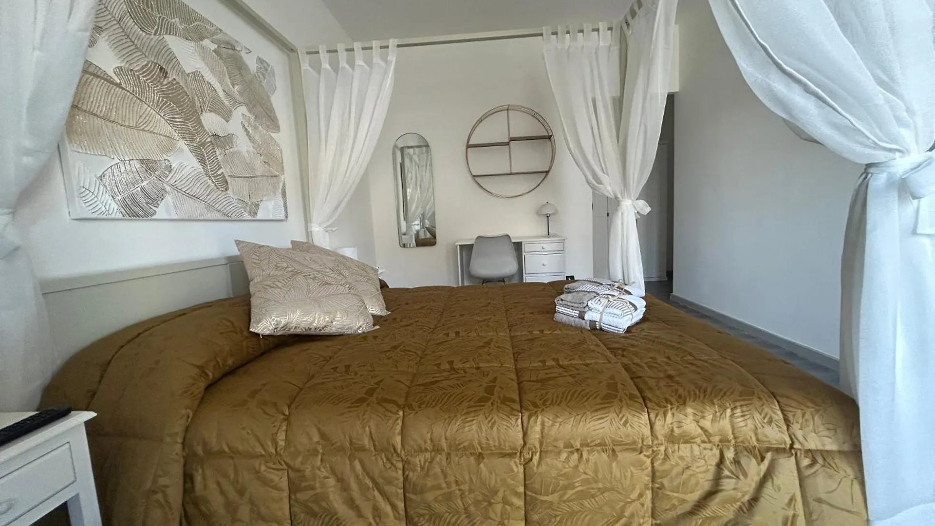 Domus Electa Villa Rome 0*,  Italy